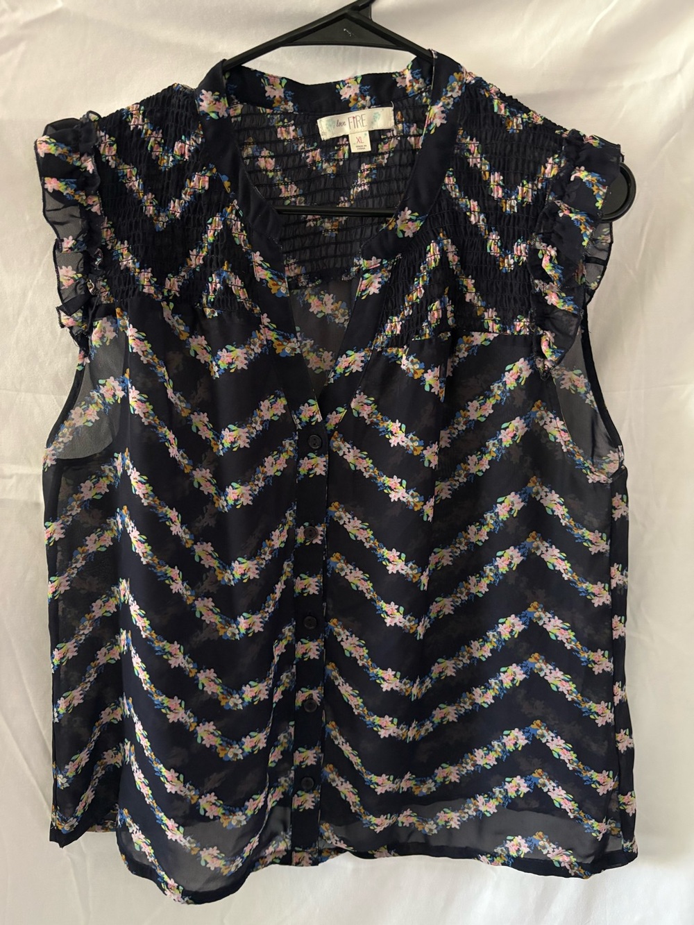 Floral Chevron Sleeveless Blouse - navy blue